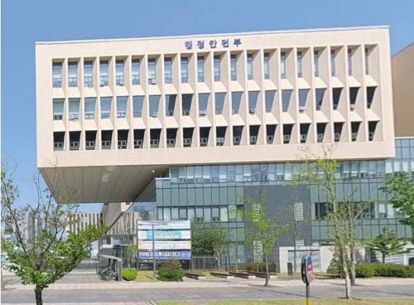 행정안전부, 경기침체 극복을 위해 소상공인·중소기업 공유재산 임대료 부담 대폭 완화한다 기사 이미지